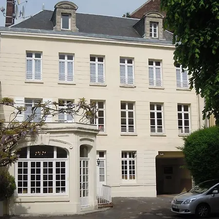 Memorial Hotel 3*